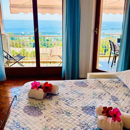 Appartamento Bilocale VISTA MARE con Posto Auto Privato incluso Sanremo Esterno foto