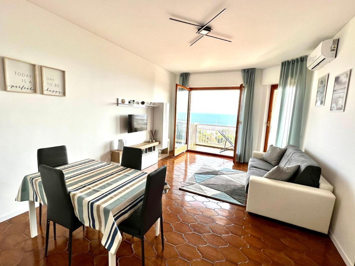 Appartamento Bilocale VISTA MARE con Posto Auto Privato incluso Sanremo Esterno foto