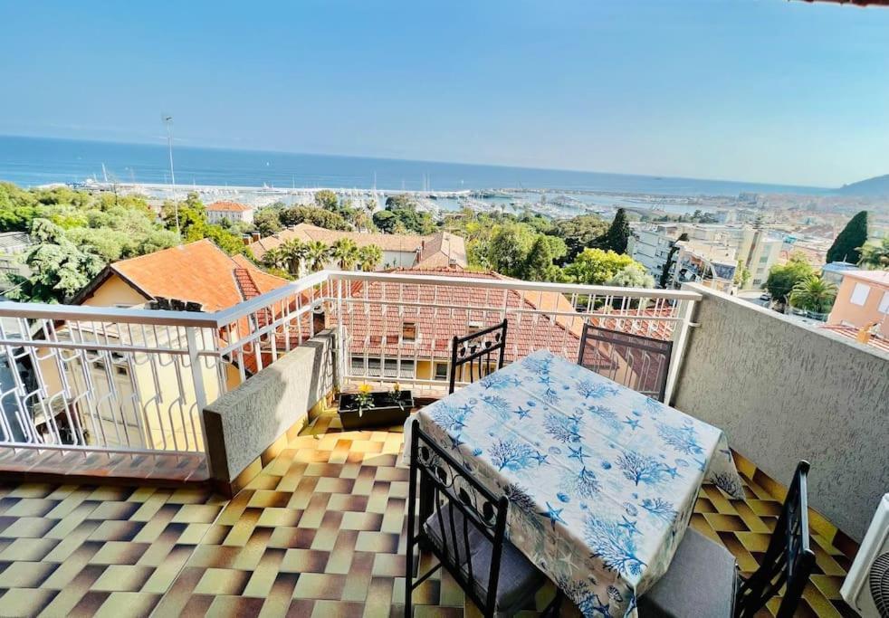 Appartamento Bilocale VISTA MARE con Posto Auto Privato incluso Sanremo Esterno foto