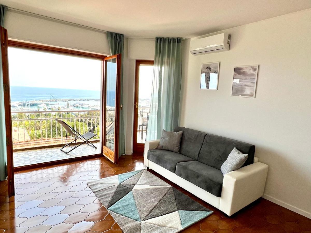 Appartamento Bilocale VISTA MARE con Posto Auto Privato incluso Sanremo Esterno foto