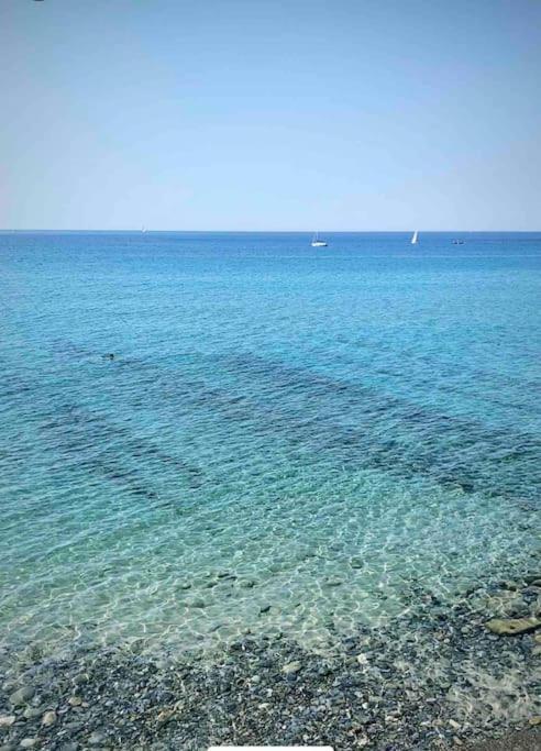 Appartamento Bilocale VISTA MARE con Posto Auto Privato incluso Sanremo Esterno foto