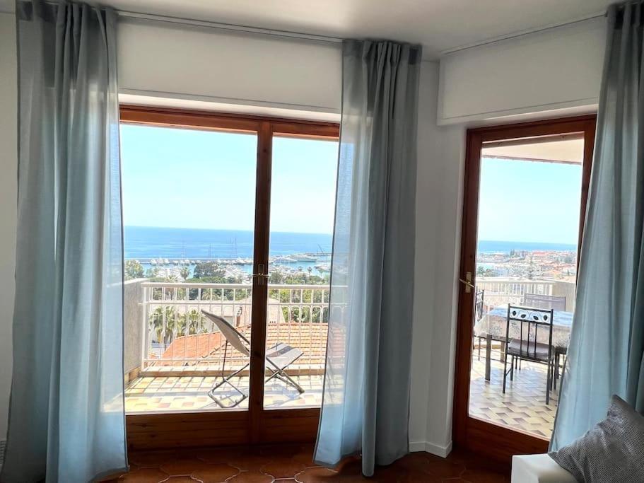 Appartamento Bilocale VISTA MARE con Posto Auto Privato incluso Sanremo Esterno foto