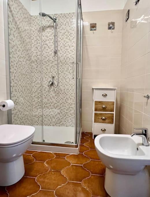 Appartamento Bilocale VISTA MARE con Posto Auto Privato incluso Sanremo Esterno foto