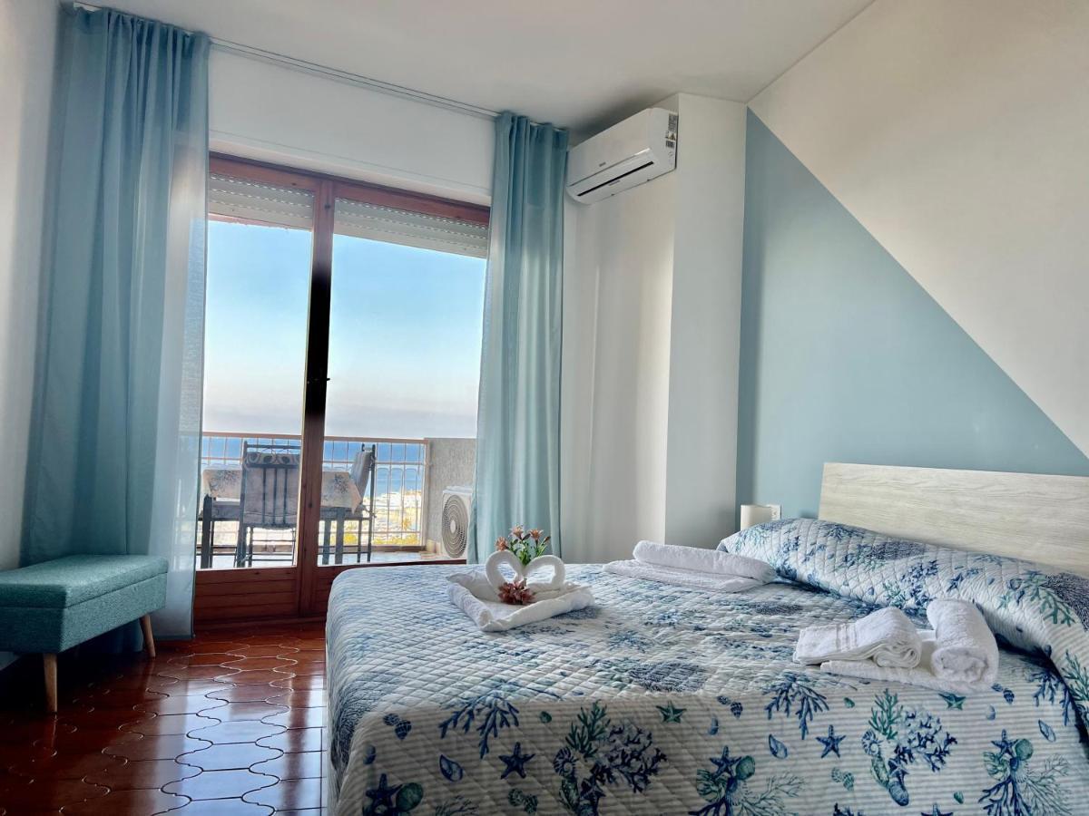 Appartamento Bilocale VISTA MARE con Posto Auto Privato incluso Sanremo Esterno foto