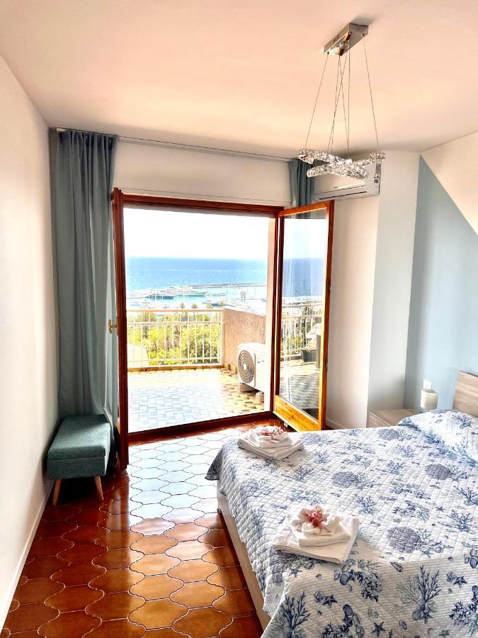 Appartamento Bilocale VISTA MARE con Posto Auto Privato incluso Sanremo Esterno foto