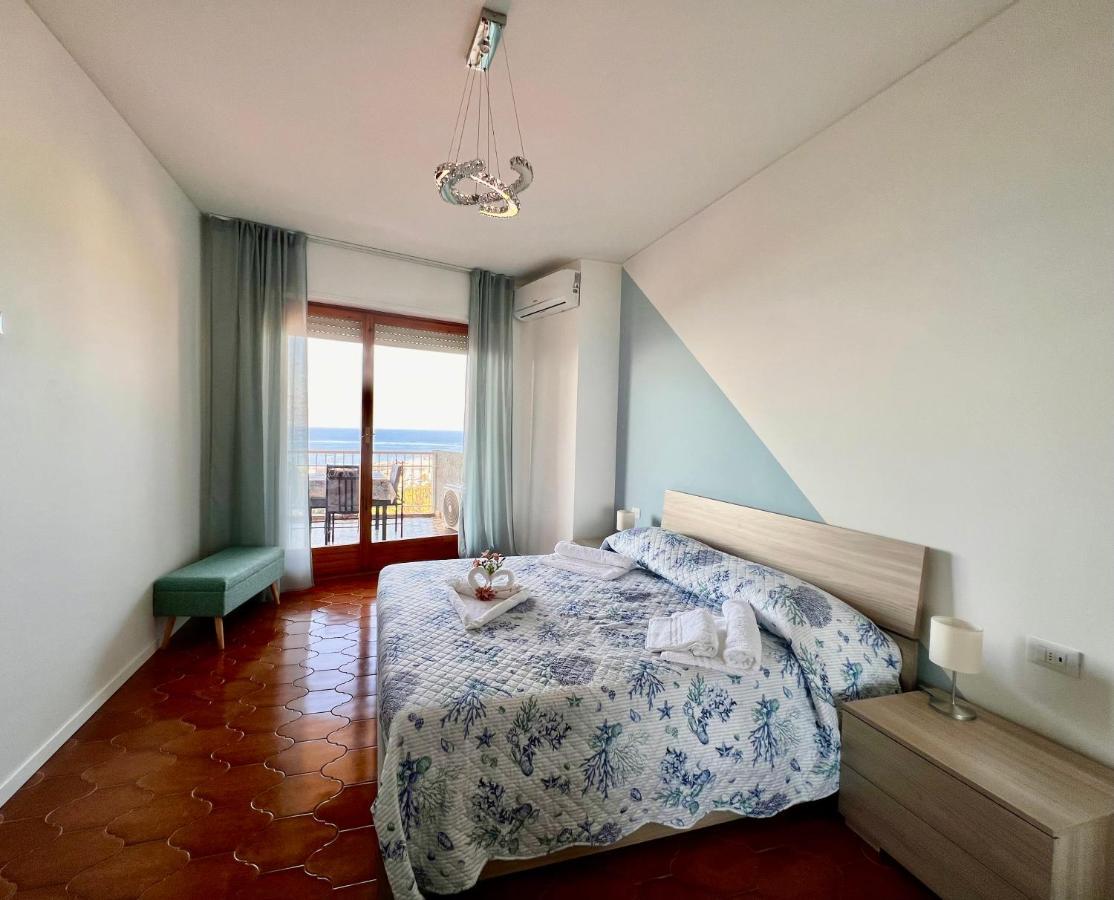 Appartamento Bilocale VISTA MARE con Posto Auto Privato incluso Sanremo Esterno foto