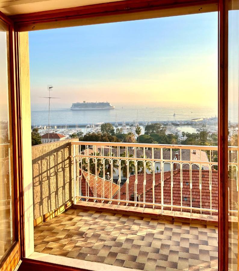Appartamento Bilocale VISTA MARE con Posto Auto Privato incluso Sanremo Esterno foto