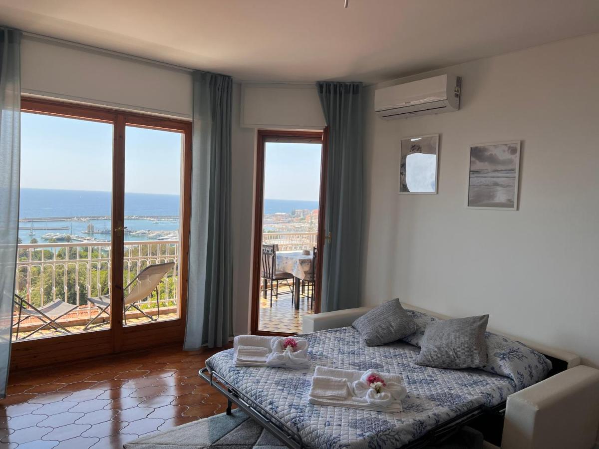Appartamento Bilocale VISTA MARE con Posto Auto Privato incluso Sanremo Esterno foto