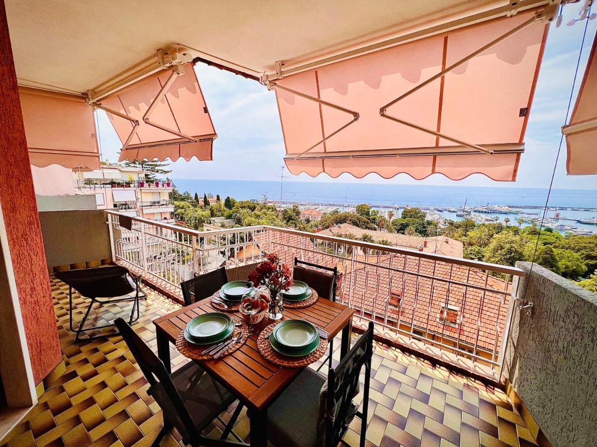 Appartamento Bilocale VISTA MARE con Posto Auto Privato incluso Sanremo Esterno foto